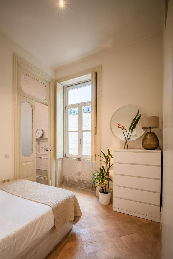 Paraiso Garden Suite--- Spacious & Downtown Porto Exterior photo